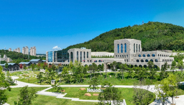 PA视讯国际教育致力於有助于老年教育變革