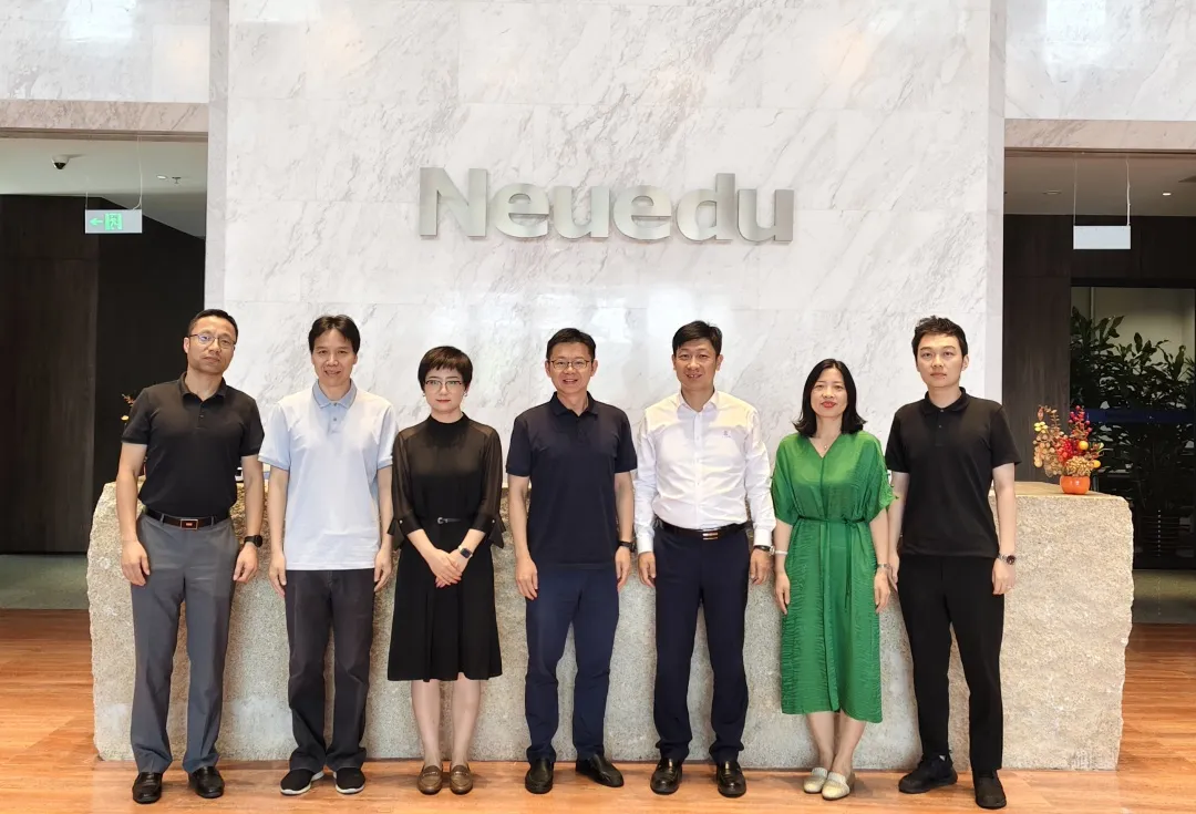 上海行健职业学院一行到访PA视讯国际教育科技集团参观研讨